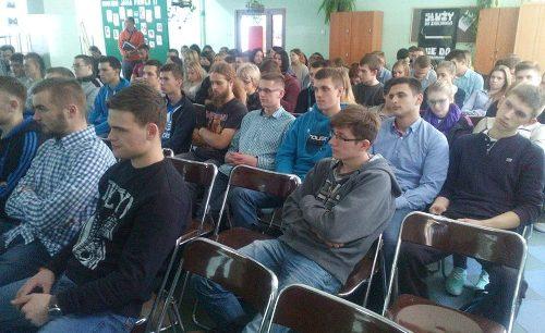 Uczniowie z ?Szarej? na spotkaniu z doradcą zawodowym