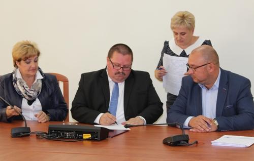 Baza LPR. Akt notarialny podpisany?