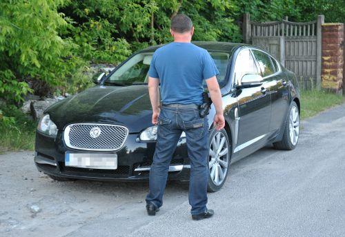 Odzyskali jaguara i dwie mazdy
