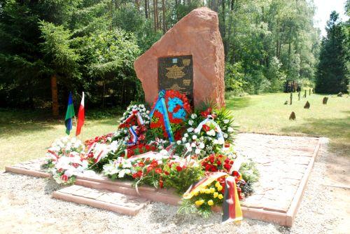 Upamiętnią Romów i Sinti w Treblince