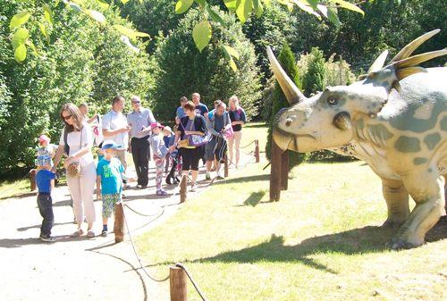 Dzieci z Jabłonny oglądały dinozaury