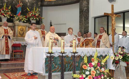 ?Chcecie uczynić rzecz boską? Wychowujcie młodzież.?