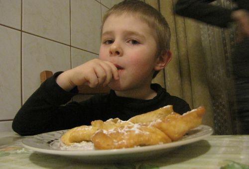 Koniec niezdrowych przekąsek w szkołach