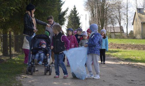 Przywózki: edukacja i sprzątanie