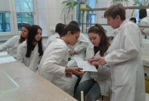 Chemii uczą się na uniwersytecie