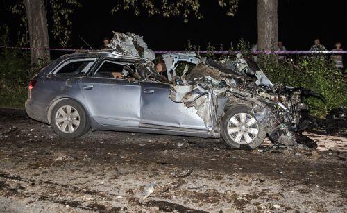 Wbił się audi pod rozrzutnik