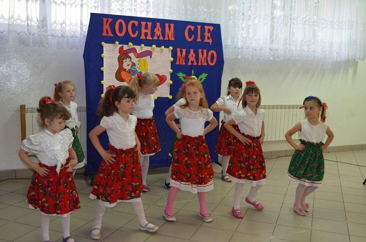 Bielany: maluchy dla swoich mam