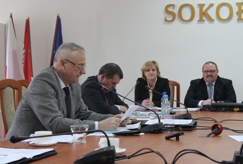 Czy dyrektor SP ZOZ i starosta popełnili przestępstwo?