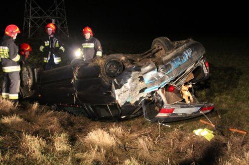 Toyota dachowała w Wojewódkach