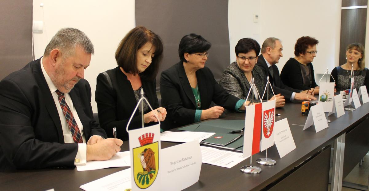 Jedno spotkanie, cztery umowy
