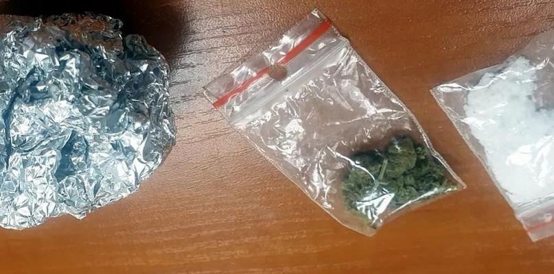 Wpadli z narkotykami, bo dziwnie się zachowywali