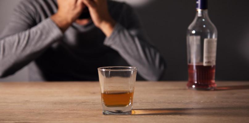 Esperal Łódź stosuje się w leczeniu alkoholizmu