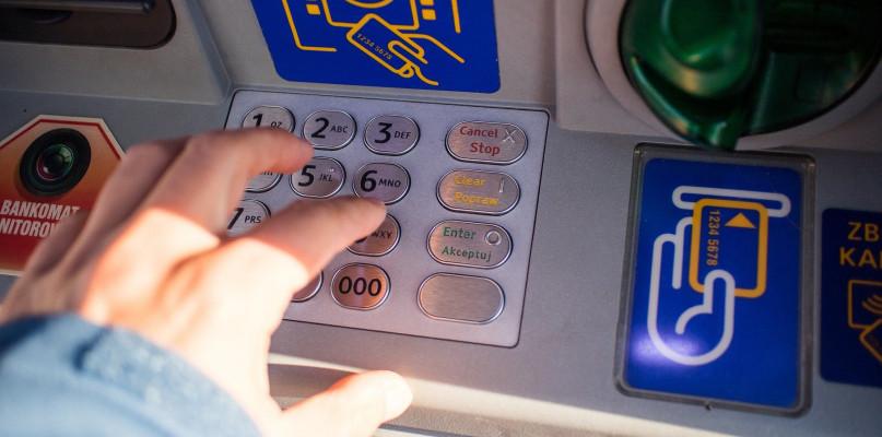 Aż 10 banków zapowiedziało przerwy! Warto zaopatrzyć się w gotówkę?