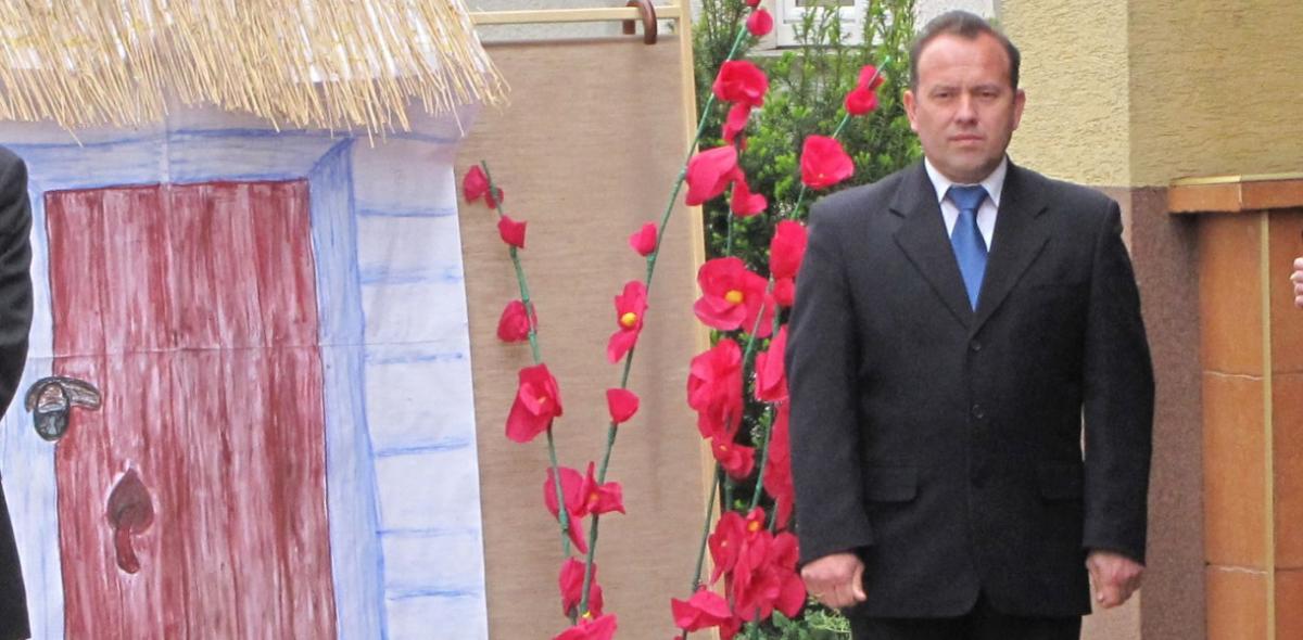 Nowy rok szkolny rozpoczęli z nowym dyrektorem