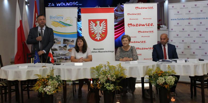 Kolejne inwestycje w powiecie ze wsparciem samorządu Mazowsza
