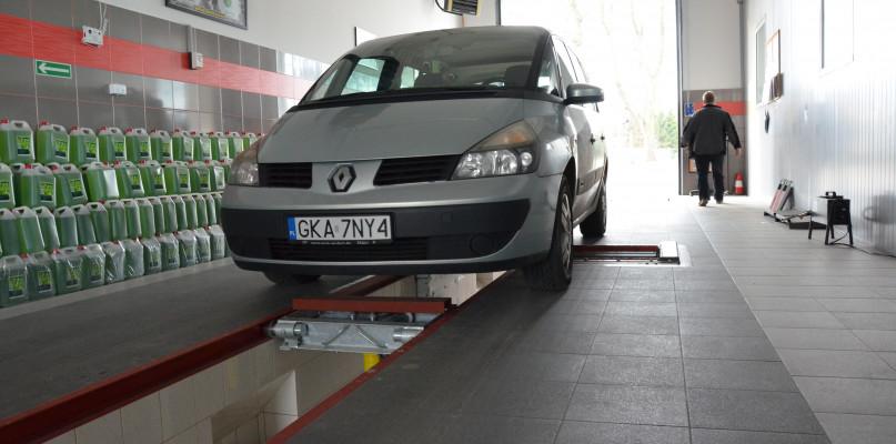 Właściciele starszych aut mogą mieć problem! Wszystko przez te zmiany