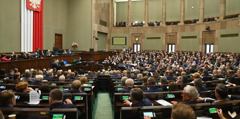 W Sejmie pracują nad podwyżkami… dla siebie?