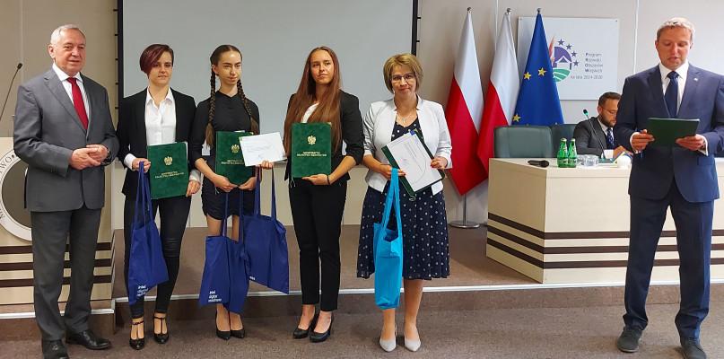 Uczennice „Rolnika” zwyciężyły w konkursie „Inteligentne Rolnictwo”