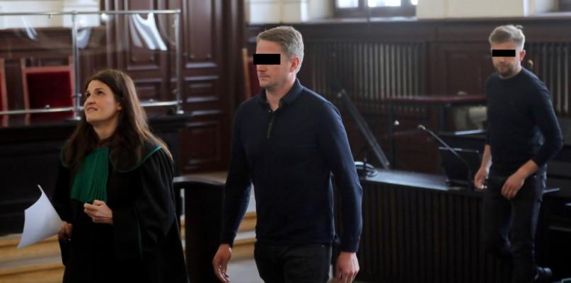 W wyniku tragicznego wypadku stracił żonę i córki! 