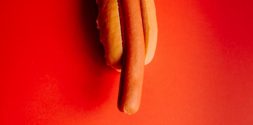 W tych sklepach hot-doga zrobi robot? Już testują!