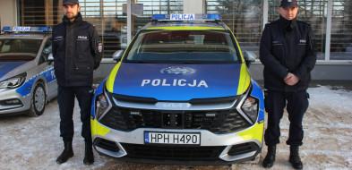 Policjanci ze Sterdyni mają nowy radiowóz