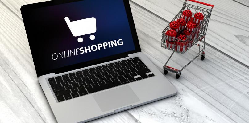 Przestępcy szukają okazji na Black Friday. Jak nie dać się oszukać?