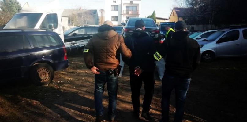 Sfingowane kradzieże i wyłudzenia. Groźna grupa zatrzymana