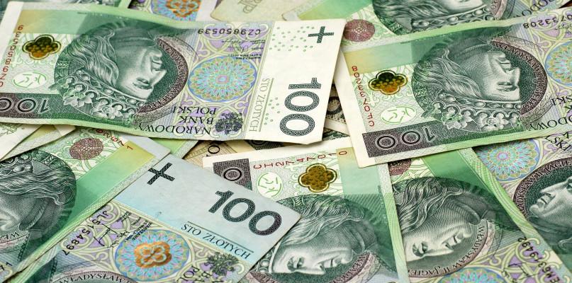 Ten limit obejmie klientów i przedsiębiorców. Płatności gotówką zakazane