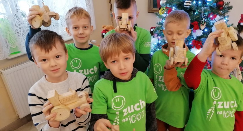 Zuchy u harcerze zdobywali sprawności „złota rączka” i „mistrzyni igły”
