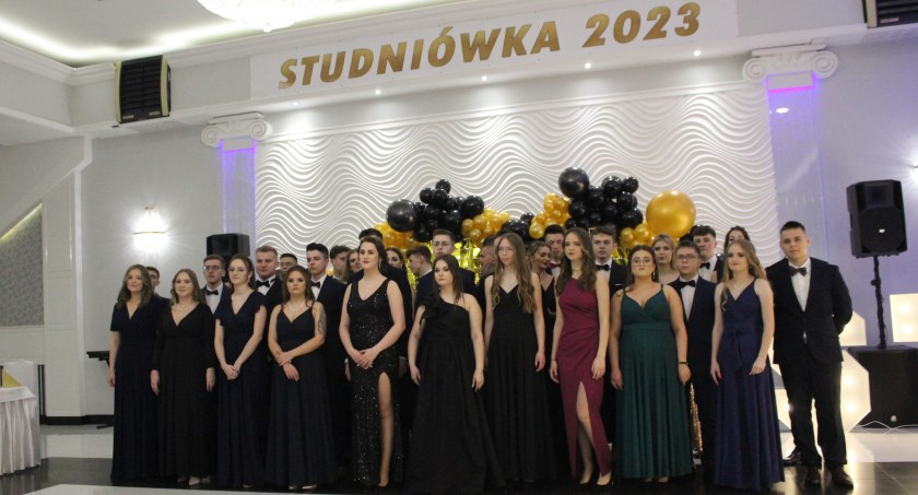 Studniówka 2023 maturzystów z I Liceum w Sokołowie Podlaskim