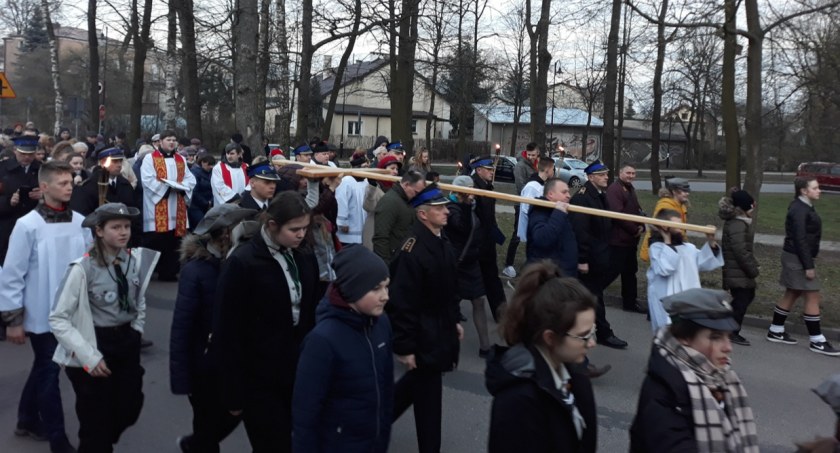 W piątek droga krzyżowa ulicami Sokołowa, w sobotę ekstremalna droga krzyżowa