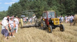 W Dzierzbach przypomnieli, jak dawniej wyglądały żniwa