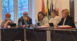 Ciekawe posiedzenie komisji Rady Miejskiej. Dyskutowano m.in. o sprzedaży garaży z STBS, herbie miasta i uchodźcach.