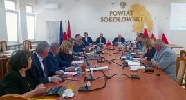 Większość radnych powiatowych nie chciała takich zmian w budżecie. Kością niezgody sprawa dróg.