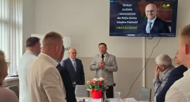 Wójt gminy Sokołów Janusz Kur z absolutorium. „Połowa samorządów w województwie zazdrości nam takiego włodarza”.