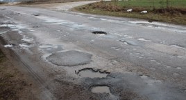 Droga powiatowa do Przywózk będzie remontowana. Gmina Sokołów dopłaci...