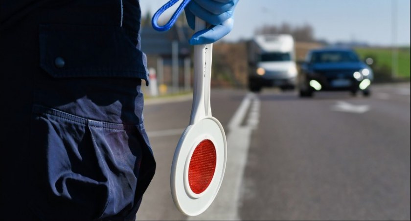 Kierował bez prawka, gdy zatrzymała go policja udawał swojego brata