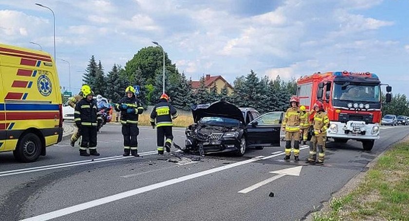 18-latek na zakręcie wylądował autem w rowie. Co jeszcze się działo na drogach powiatu.