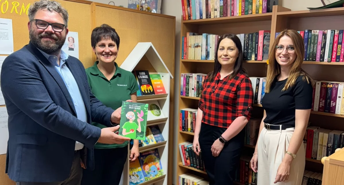 Gminne biblioteki w Miedznie i Liwie z nowymi ekopółkami od GreenArt Development