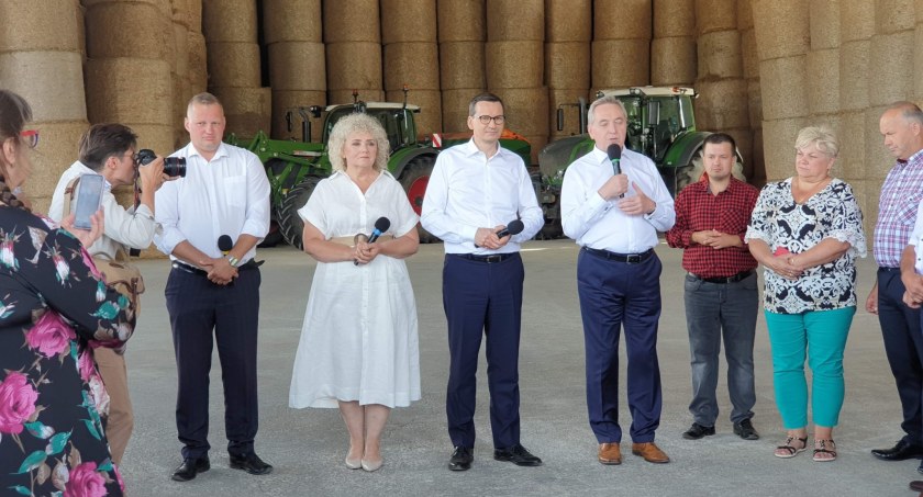 Premier Mateusz Morawiecki w Kózkach koło Grębkowa