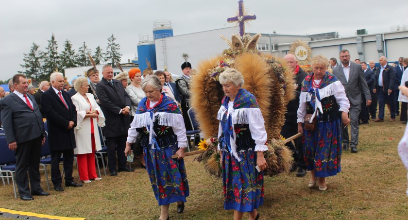 Wierni z powiatu węgrowskiego na dożynkach diecezjalnych