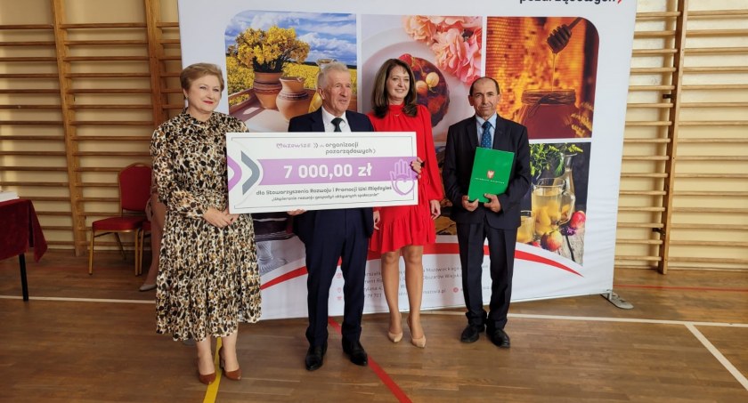 Pieniądze z sejmiku dla kół gospodyń wiejskich z powiatu węgrowskiego