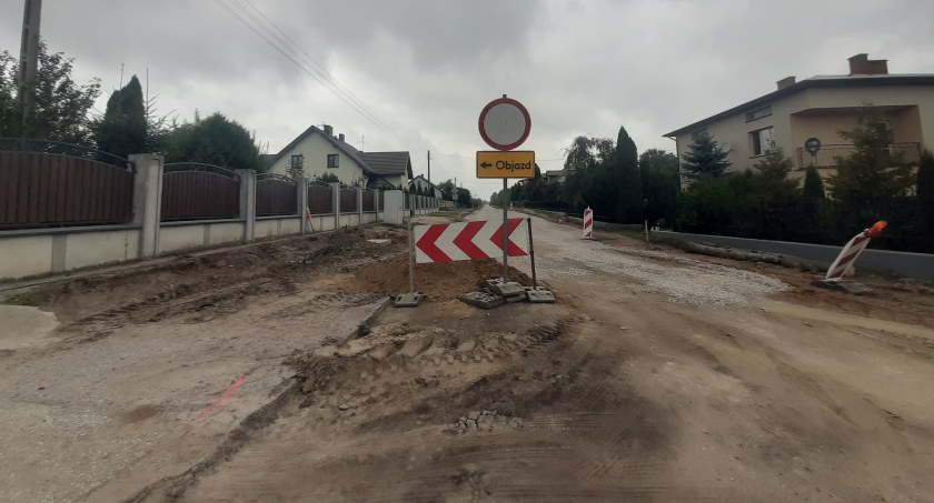 Trwa przebudowa drogi powiatowej Miedzna – Wola Orzeszowska