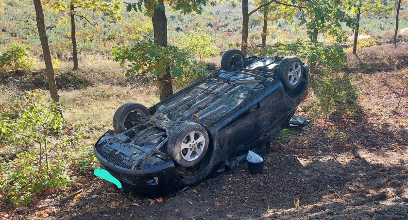 Toyota dachowała po zderzeniu z BMW