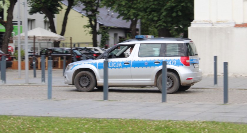 Tydzień na drogach w powiecie węgrowskim: zderzenia aut i pijani