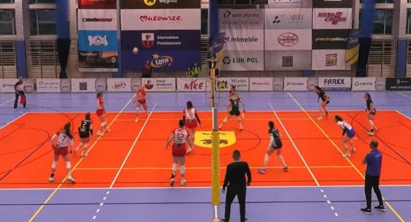 Wyraźna porażka Nike Węgrów we własnej hali