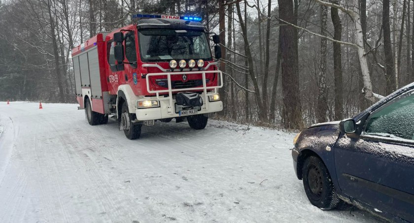 Zima na drogach, zatem i sporo pracy miała policja