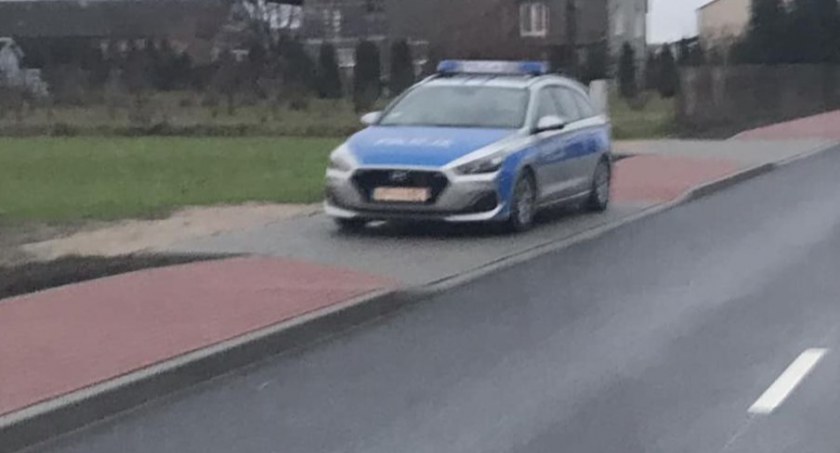 Tydzień na drogach: wypadek, kolizje i uszkodzone koło w BMW