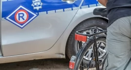 Tydzień na drogach. Pijany 80-latek na rowerze zderzył się z ciężarówką.