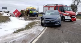 Kilka samochodów wylądowało w rowie, zagapił się staruszek jadący hondą